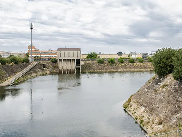 stormwater pit and drainage system